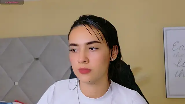 IsaValencia online show from September 2025 12:44:02 AM