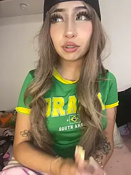 Snapshot of lunaapppp chatting on April 2026 04:40:01 AM lunaapppp online show from April 2026 04:40:01 AM