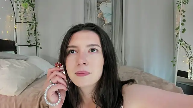 Snapshot of Julietta_Romanis chatting on July 2026 12:46:02 AM Julietta Romanis online show from July 2026 12:46:02 AM