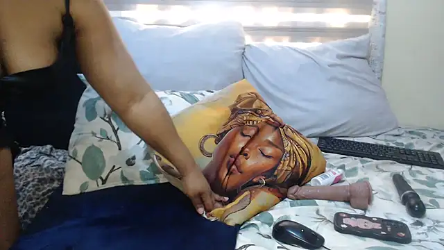 Snapshot of Foxybrownxx1 chatting on June 2026 03:11:02 PM Foxybrownxx1 online show from June 2026 03:11:02 PM