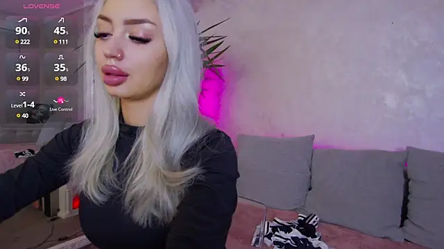 Snapshot of BambiAndAyline chatting on January 2025 04:07:01 AM BambiAndAyline online show from January 2025 04:07:01 AM