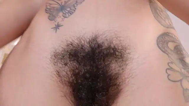 Snapshot of hairy_samantha chatting on January 2025 07:15:01 PM hairy samantha online show from January 2025 07:15:01 PM