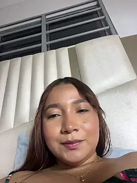 Snapshot of queen_angelique chatting on June 2026 11:41:02 PM queen angelique online show from June 2026 11:41:02 PM