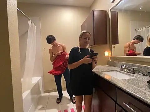 girlfriendmissy online show from March 2025 02:41:01 AM