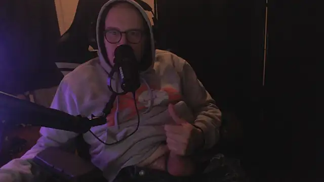 chicostick413 online show from December 2025 09:32:02 PM