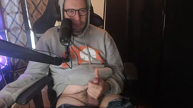 chicostick413 online show from March 2026 02:33:02 PM