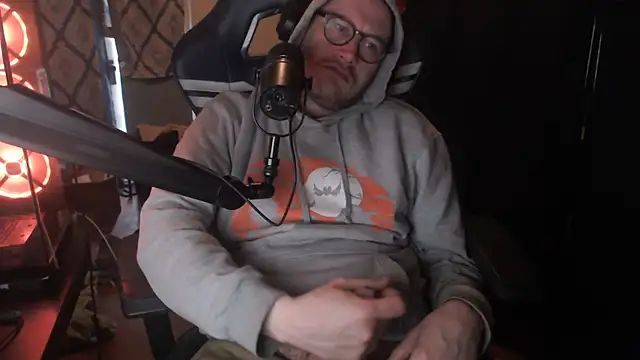 chicostick413 online show from April 2026 11:33:01 AM