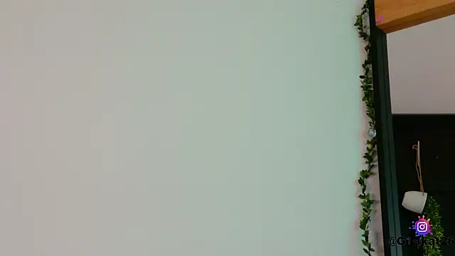 Snapshot of GilaKat chatting on January 2026 07:01:02 AM GilaKat online show from January 2026 07:01:02 AM