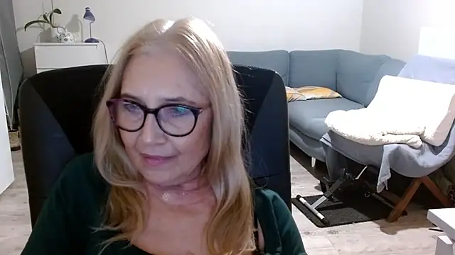 sofia xkiss online show from February 2025 05:40:01 PM