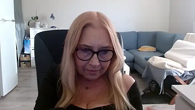 sofia xkiss online show from February 2025 02:35:02 PM