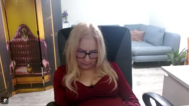 sofia xkiss online show from December 2025 02:54:01 PM