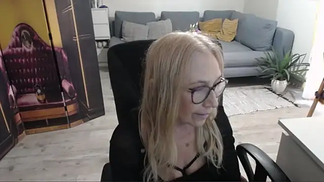 sofia xkiss online show from March 2026 03:34:01 PM