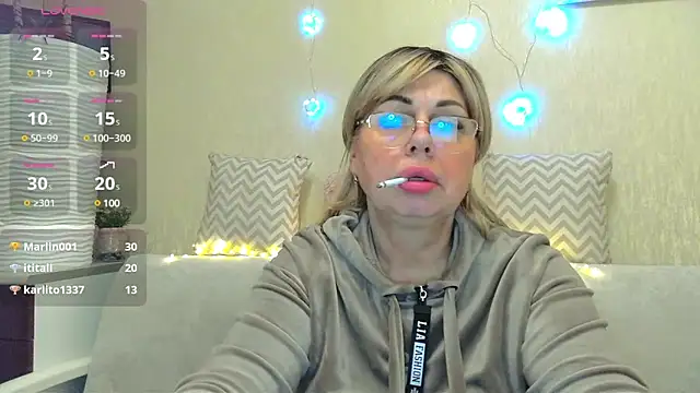 Snapshot of SusieNoreen chatting on January 2025 03:10:02 PM SusieNoreen online show from January 2025 03:10:02 PM