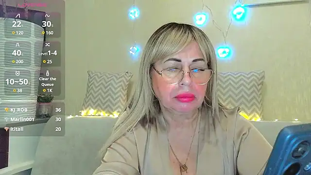 Snapshot of SusieNoreen chatting on January 2025 12:04:02 AM SusieNoreen online show from January 2025 12:04:02 AM