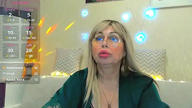 Snapshot of SusieNoreen chatting on January 2025 04:39:01 PM SusieNoreen online show from January 2025 04:39:01 PM