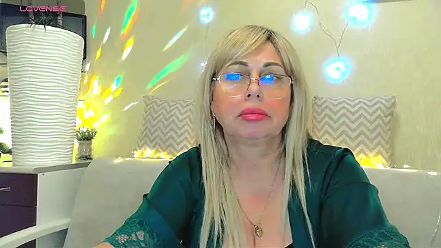 Snapshot of SusieNoreen chatting on January 2025 10:51:02 AM SusieNoreen online show from January 2025 10:51:02 AM