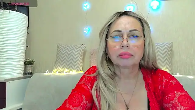 Snapshot of SusieNoreen chatting on January 2025 10:55:02 AM SusieNoreen online show from January 2025 10:55:02 AM