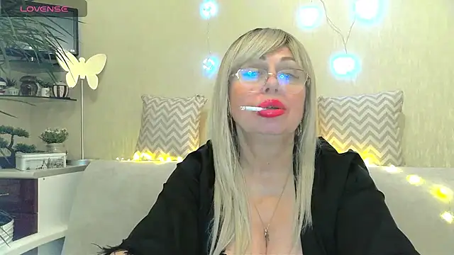Snapshot of SusieNoreen chatting on January 2025 07:46:02 AM SusieNoreen online show from January 2025 07:46:02 AM