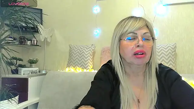 Snapshot of SusieNoreen chatting on January 2025 10:48:01 AM SusieNoreen online show from January 2025 10:48:01 AM