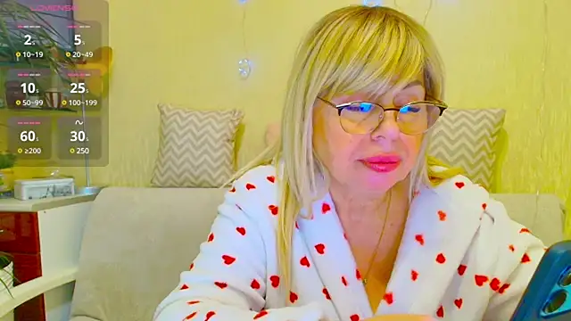 Snapshot of SusieNoreen chatting on February 2025 04:07:01 AM SusieNoreen online show from February 2025 04:07:01 AM