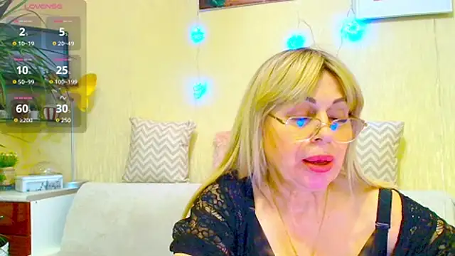 Snapshot of SusieNoreen chatting on February 2025 04:07:02 AM SusieNoreen online show from February 2025 04:07:02 AM