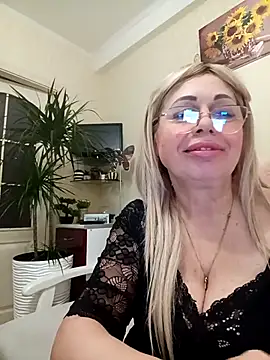 Snapshot of SusieNoreen chatting on February 2025 04:09:02 AM SusieNoreen online show from February 2025 04:09:02 AM