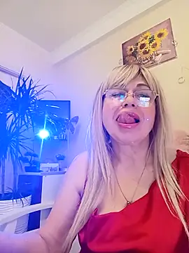 Snapshot of SusieNoreen chatting on March 2025 12:33:02 AM SusieNoreen online show from March 2025 12:33:02 AM
