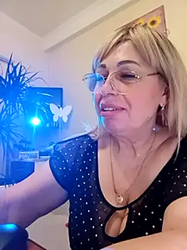 Snapshot of SusieNoreen chatting on March 2025 04:16:02 AM SusieNoreen online show from March 2025 04:16:02 AM