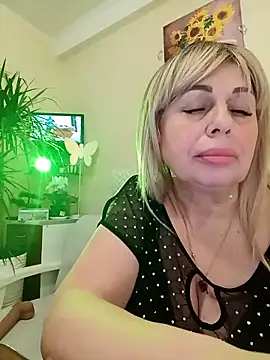 Snapshot of SusieNoreen chatting on March 2025 09:02:01 AM SusieNoreen online show from March 2025 09:02:01 AM