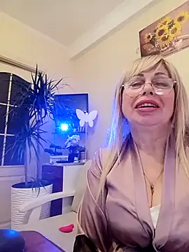 Snapshot of SusieNoreen chatting on March 2025 01:16:01 AM SusieNoreen online show from March 2025 01:16:01 AM