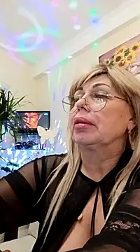 Snapshot of SusieNoreen chatting on March 2025 07:30:02 AM SusieNoreen online show from March 2025 07:30:02 AM