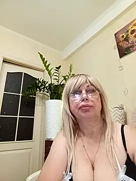 Snapshot of SusieNoreen chatting on September 2025 02:44:02 AM SusieNoreen online show from September 2025 02:44:02 AM