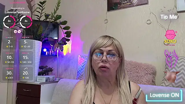 Snapshot of SusieNoreen chatting on September 2025 11:48:01 PM SusieNoreen online show from September 2025 11:48:01 PM