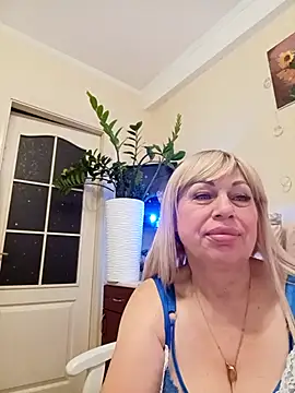 Snapshot of SusieNoreen chatting on September 2025 11:49:01 PM SusieNoreen online show from September 2025 11:49:01 PM
