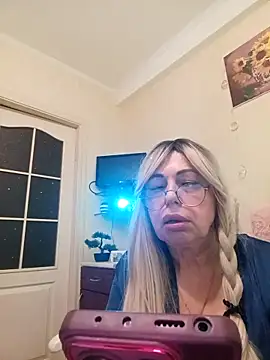 Snapshot of SusieNoreen chatting on October 2025 11:26:02 PM SusieNoreen online show from October 2025 11:26:02 PM