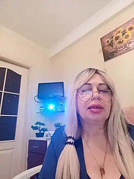 Snapshot of SusieNoreen chatting on October 2025 12:20:02 AM SusieNoreen online show from October 2025 12:20:02 AM