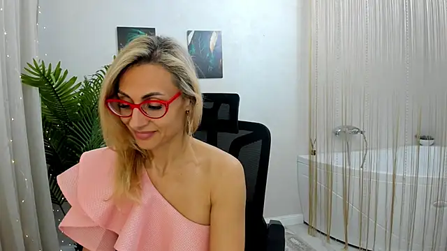 MuseOfStage online show from March 2025 02:32:01 PM