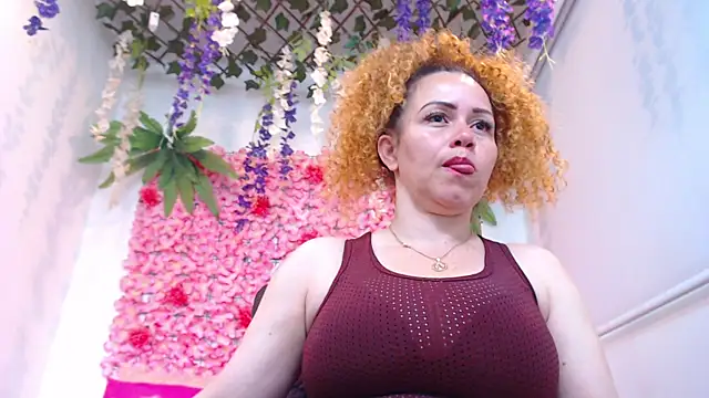 Snapshot of BLONDE_SEXYHOT chatting on May 2026 03:51:02 PM BLONDE SEXYHOT online show from May 2026 03:51:02 PM