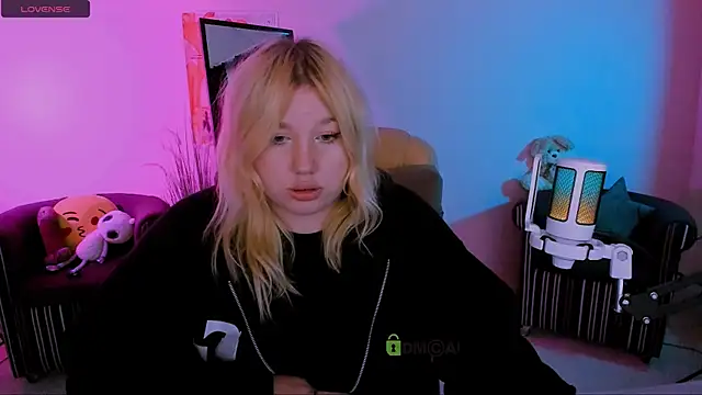 juli kisss online show from October 2025 11:49:01 PM