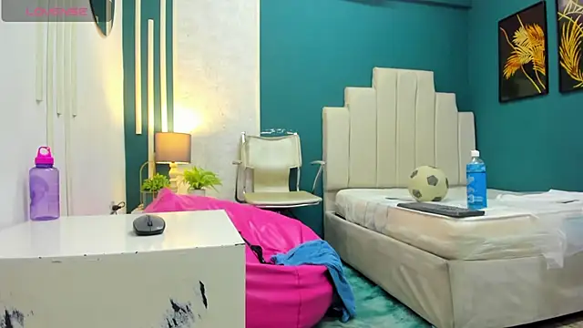 Austin Cardieff online show from December 2024 10:37:01 PM