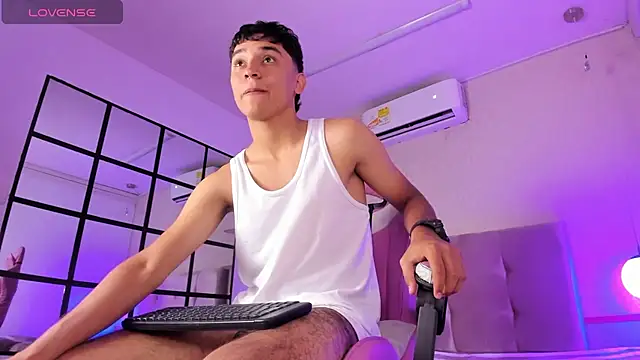 Austin Cardieff online show from February 2025 04:36:01 PM