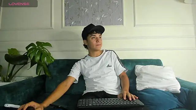 Austin Cardieff online show from March 2025 03:13:02 AM