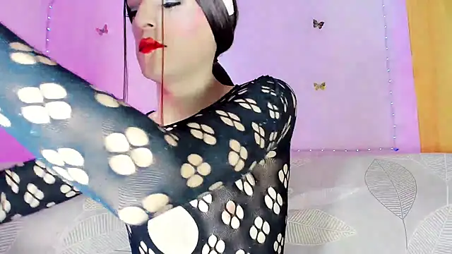 TatiGil online show from June 2026 04:30:01 PM