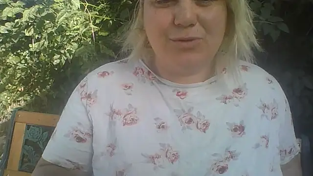 Snapshot of IvannaMystique chatting on June 2026 06:40:02 AM IvannaMystique online show from June 2026 06:40:02 AM