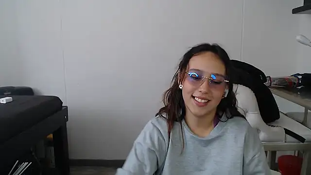 Skarlet Adams28 online show from February 2025 08:35:02 PM