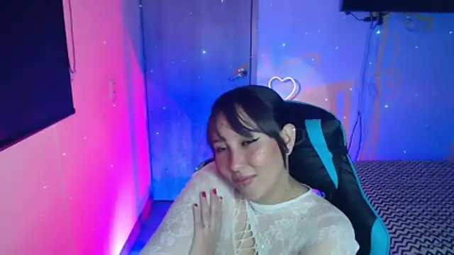 Skarlet Adams28 online show from April 2026 09:45:02 PM