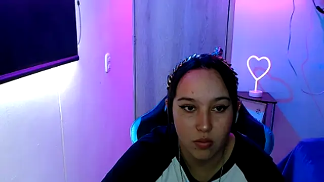 Snapshot of Skarlet_Adams28 chatting on April 2026 08:36:02 PM Skarlet Adams28 online show from April 2026 08:36:02 PM