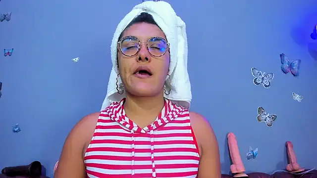 Kaira mosse online show from December 2025 12:00:02 PM