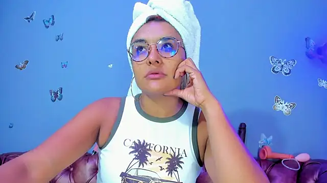 Kaira mosse online show from April 2026 12:32:02 PM