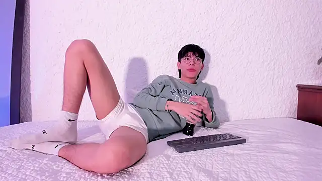 alexandersawyer online show from December 2024 08:07:02 PM